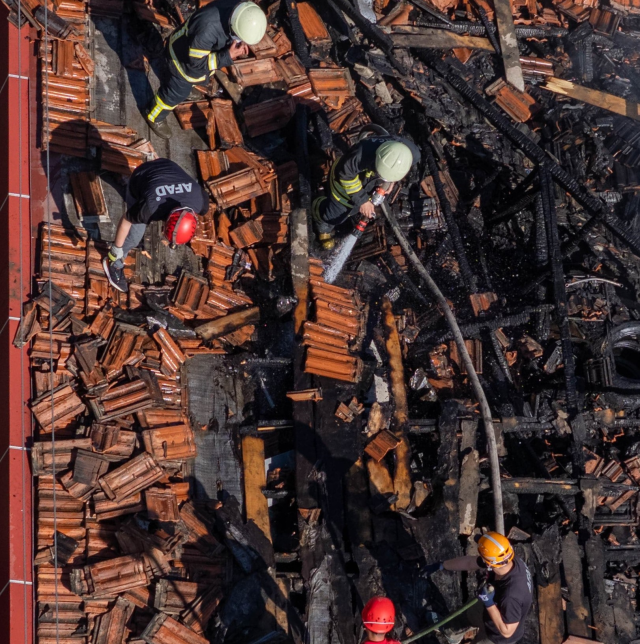 The fire that started in a restaurant selling local products spread to 20 businesses
