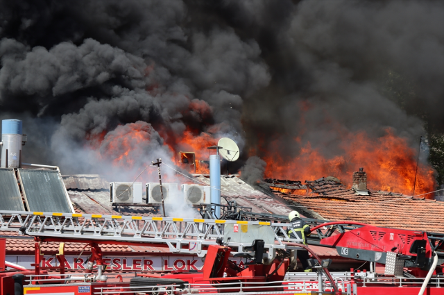 The fire that started in a restaurant selling local products spread to 20 businesses