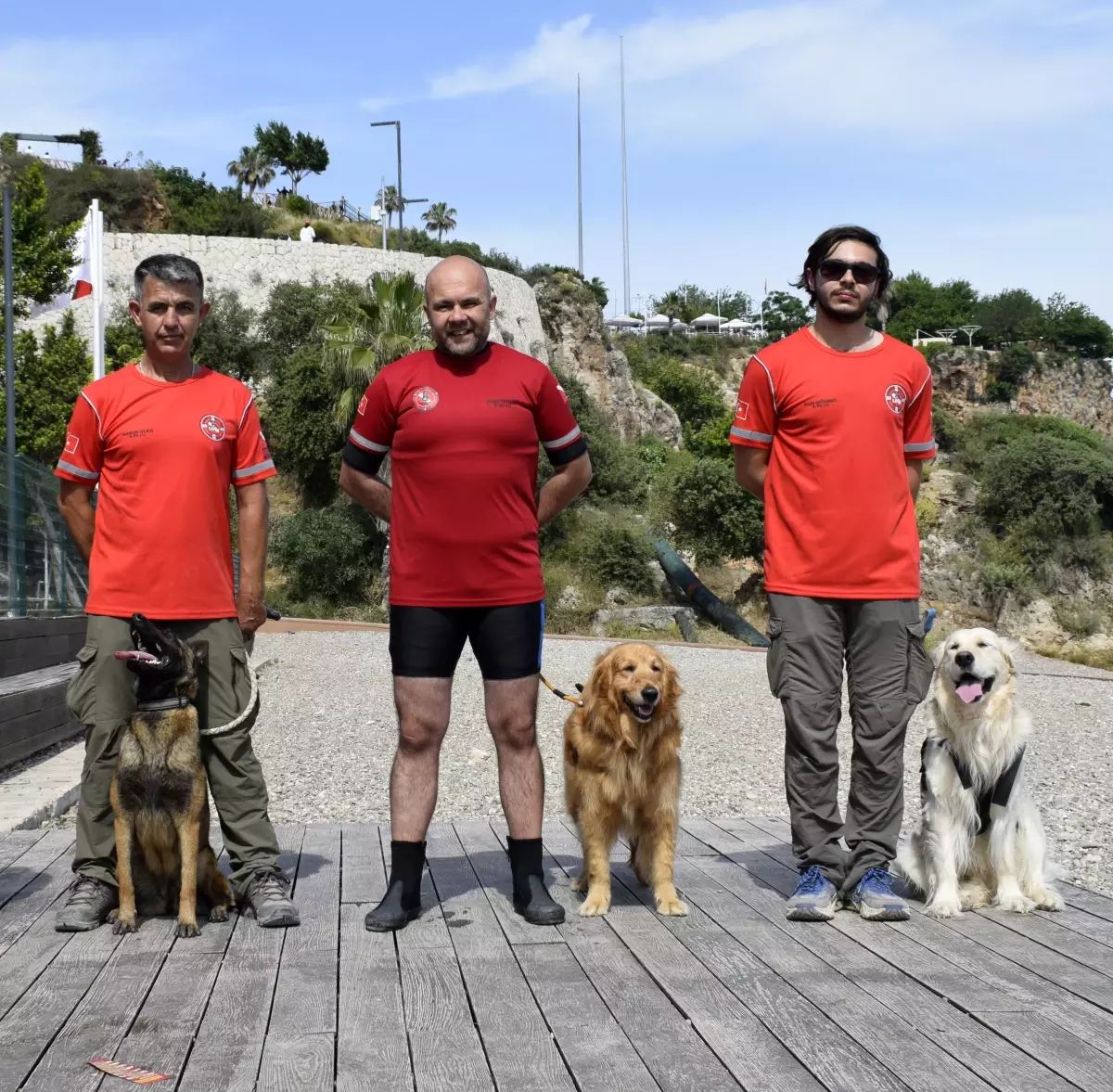 Antalya'da Arama Kurtarma Köpekleri Eğitiliyor