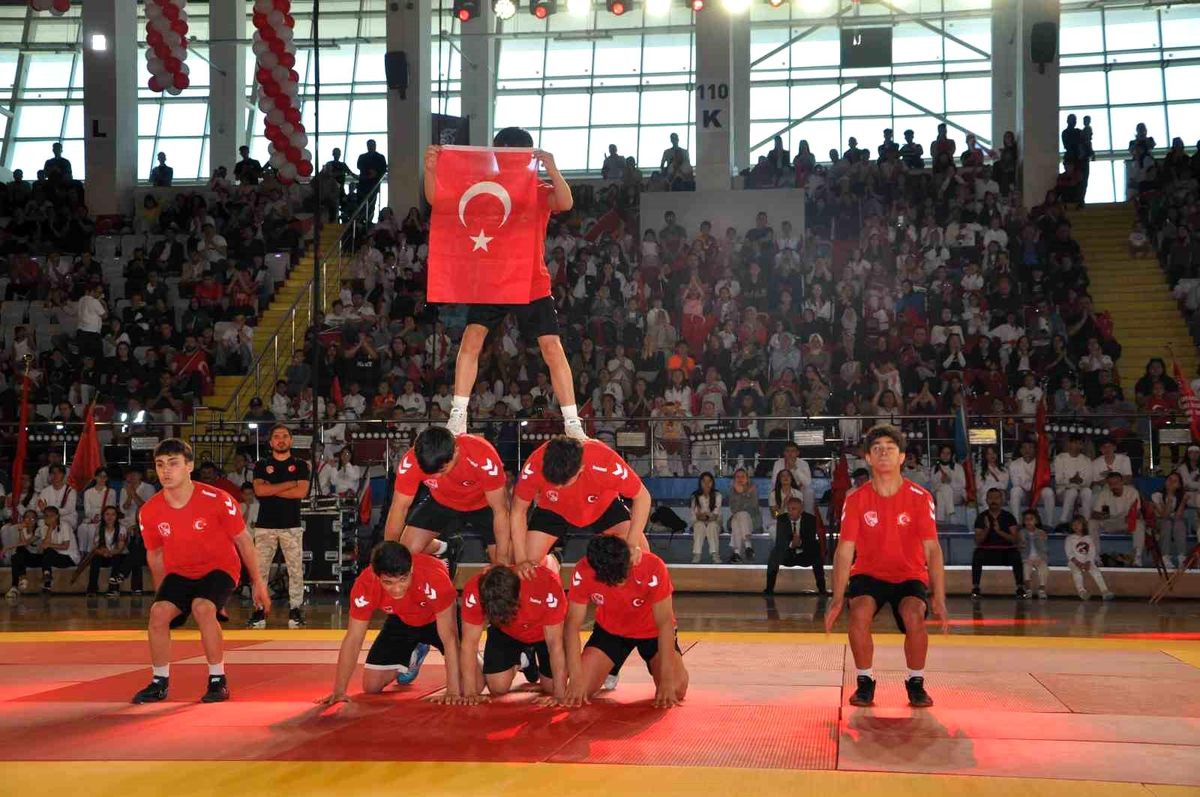 19 Mayıs, Afyonkarahisar'da Coşkuyla Kutlandı