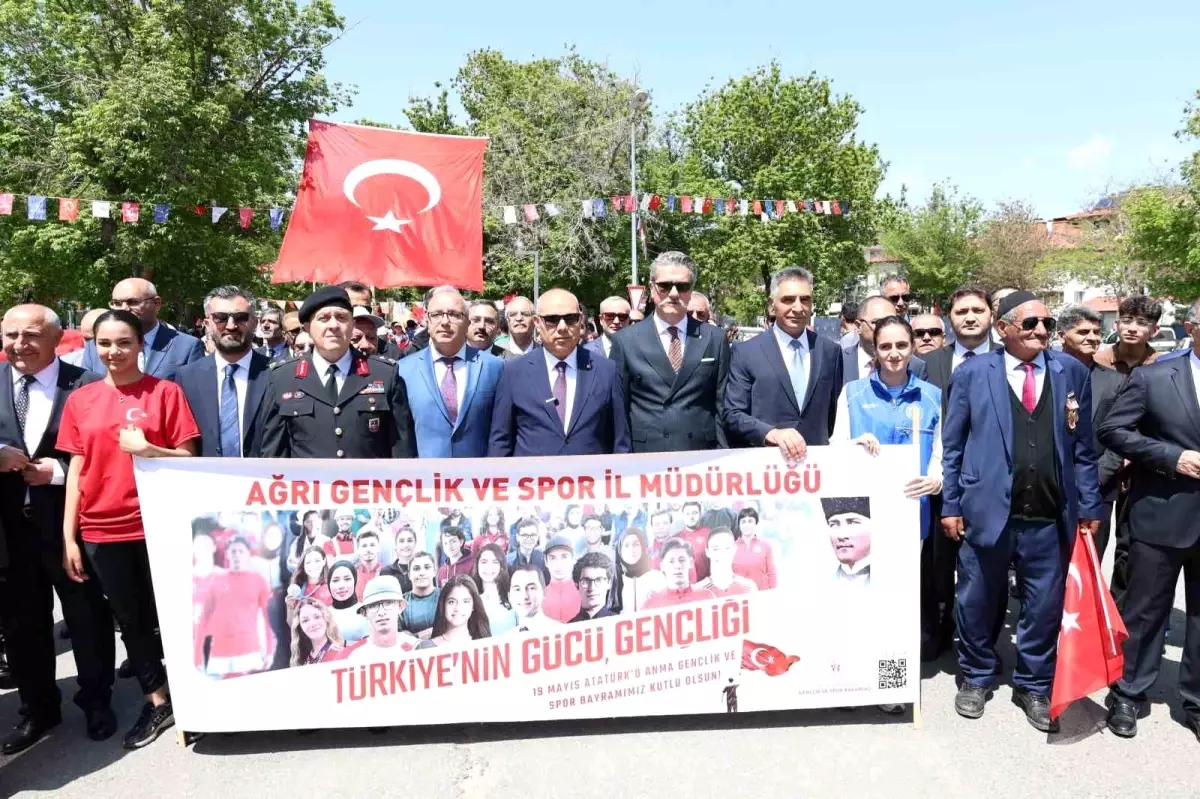 Ağrı'da 19 Mayıs, kortej yürüyüşü ve sportif etkinliklerle kutlandı