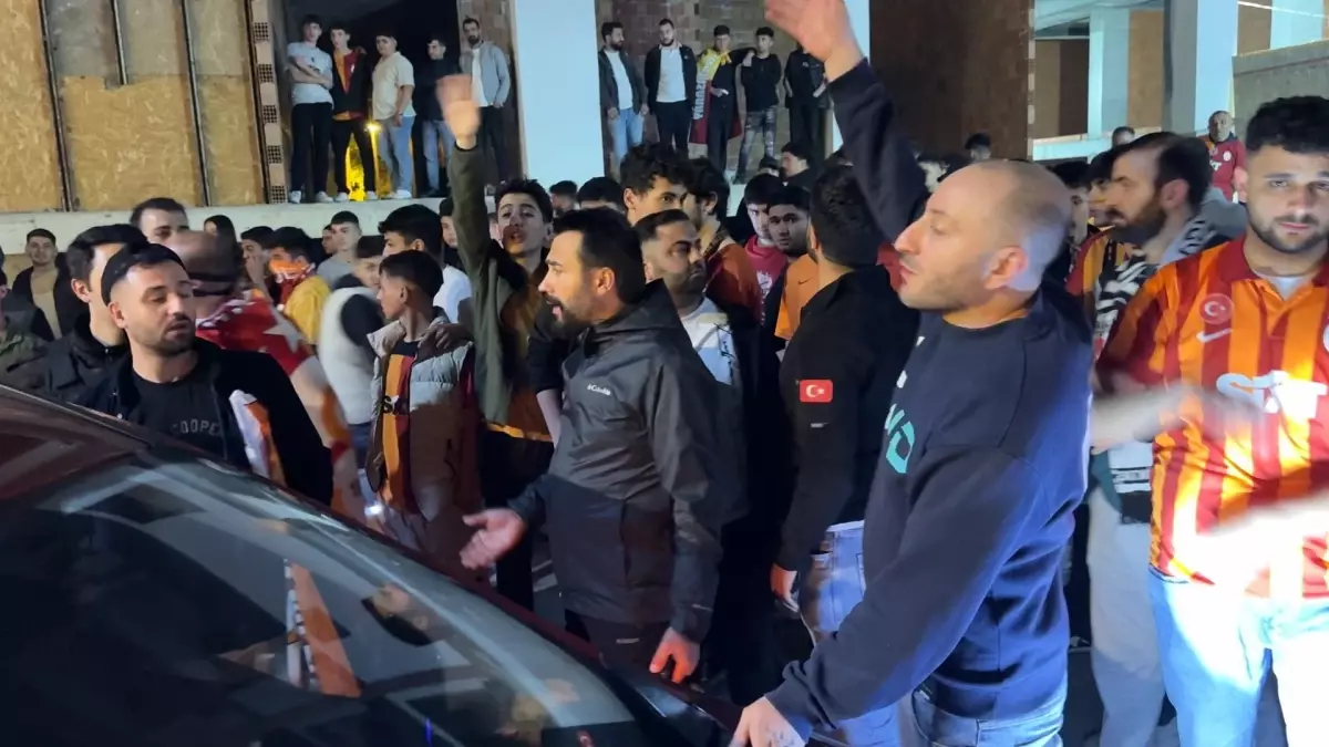Galatasaray'ın Şampiyonluğu Avcılar'da Coşku ve Gerilim Yaratır