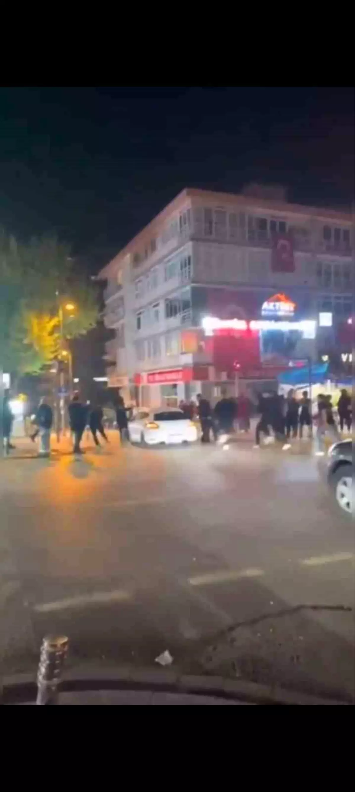 Galatasaray Taraftarları Şampiyonluğu Kutlarken Olaylar Çıktı