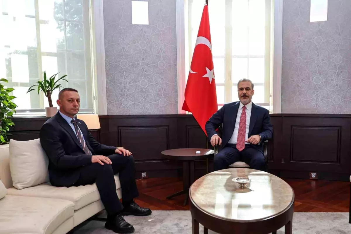 Dışişleri Bakanı Hakan Fidan, Sırbistan'da Ahmedin Şkriyel'i Kabul Etti