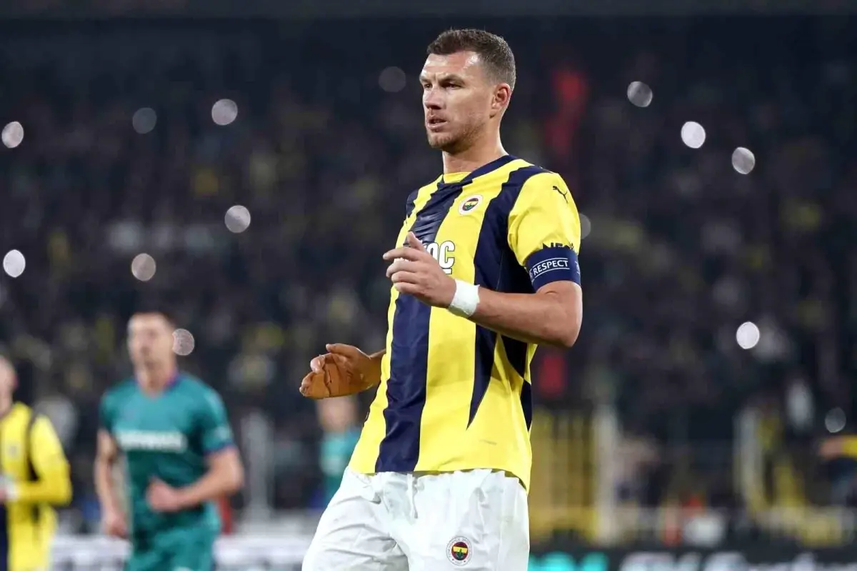 Edin Dzeko ve Haris Hajradinovic, Bosna Hersek'in 2026 Dünya Kupası Aday Kadrosunda