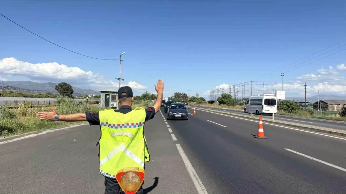 Efeler'de Jandarmadan Şok Denetim