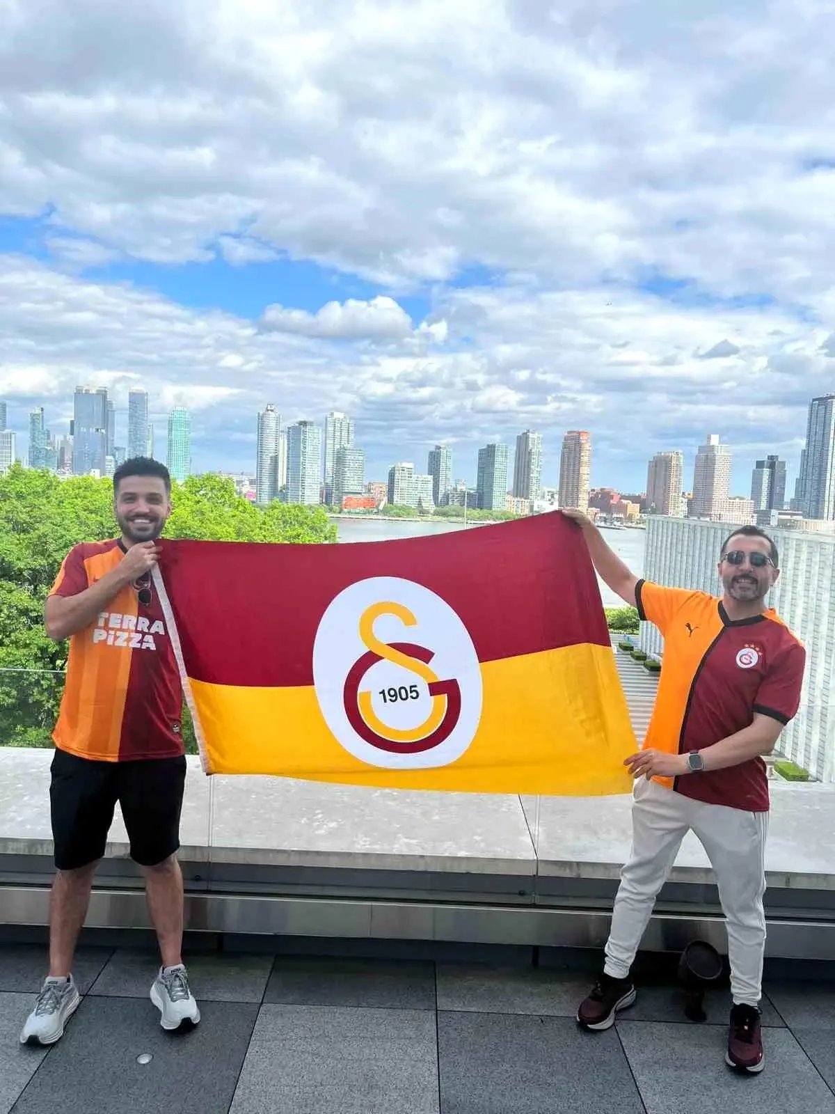 Galatasaray'ın Şampiyonluğu New York'ta Coşkuyla Kutlandı