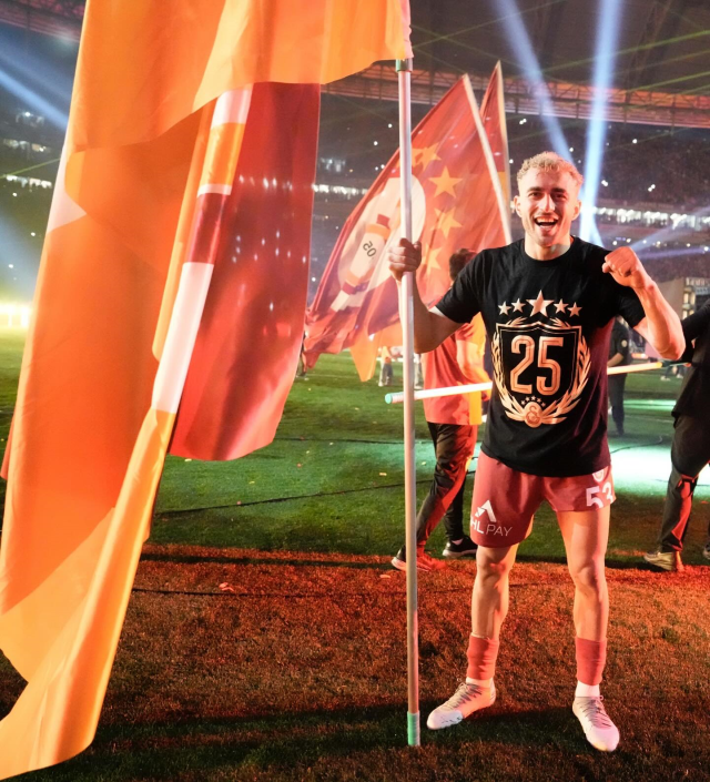 Galatasaray'ın şampiyonluk kutlamalarından kareler! Galatasaray'ın şampiyonluk kutlamalarından kareler!