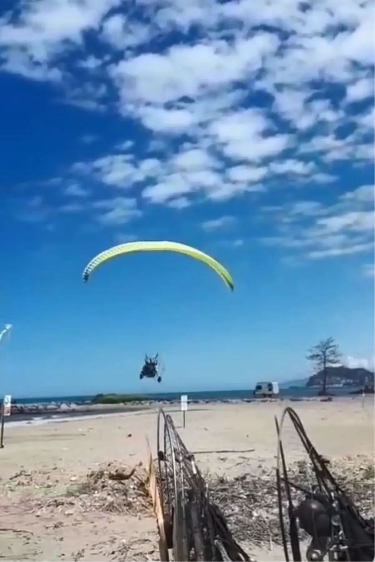 Giresun'da Gösteri Uçuşunda Paramotor Denize Düştü
