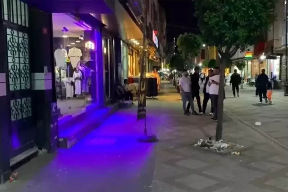 İstanbul'da giyim mağazasına kurşun yağdırdı! 5 yaralı var