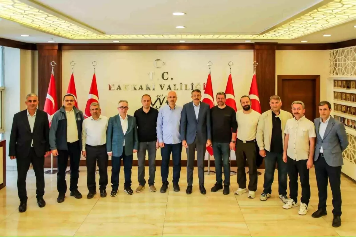 İstanbul Üniversitesi Hukuk Fakültesi Mezunları Hakkari'de Buluştu