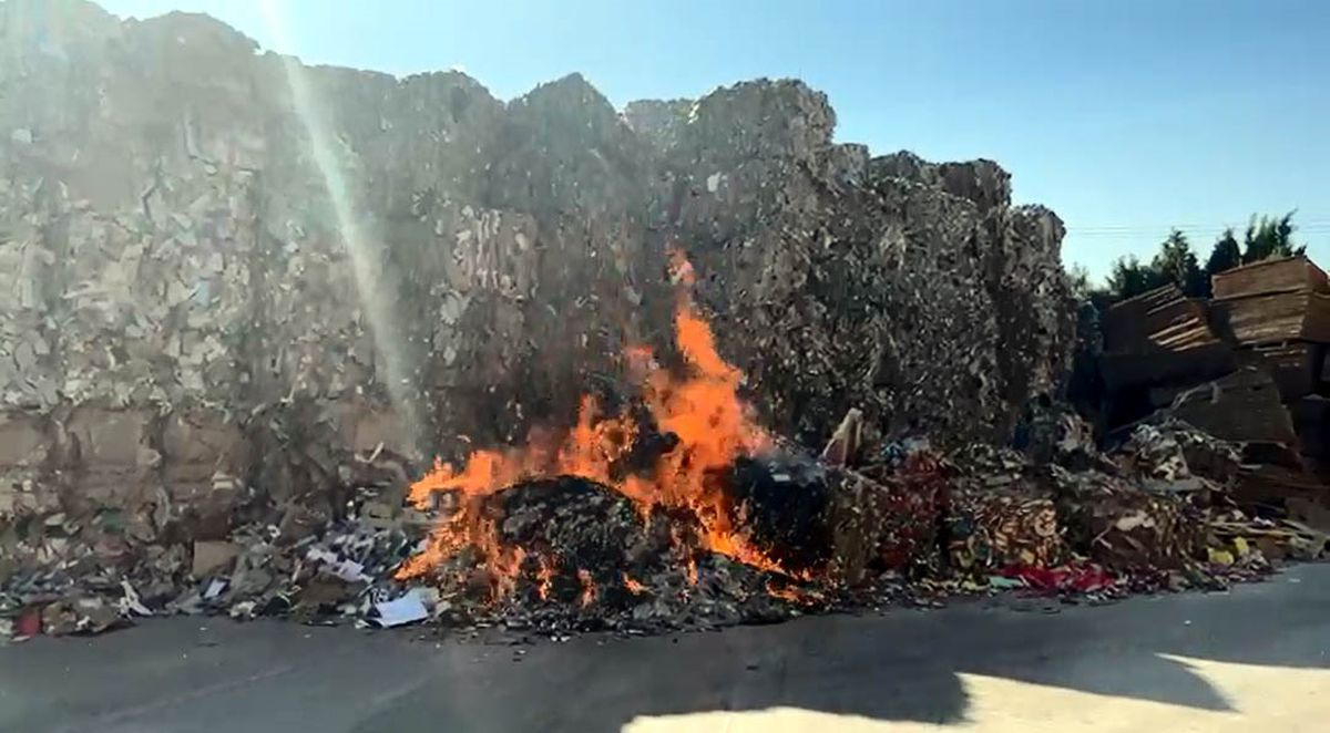 Kahramanmaraş'ta Kağıt Fabrikasında Yangın Çıktı