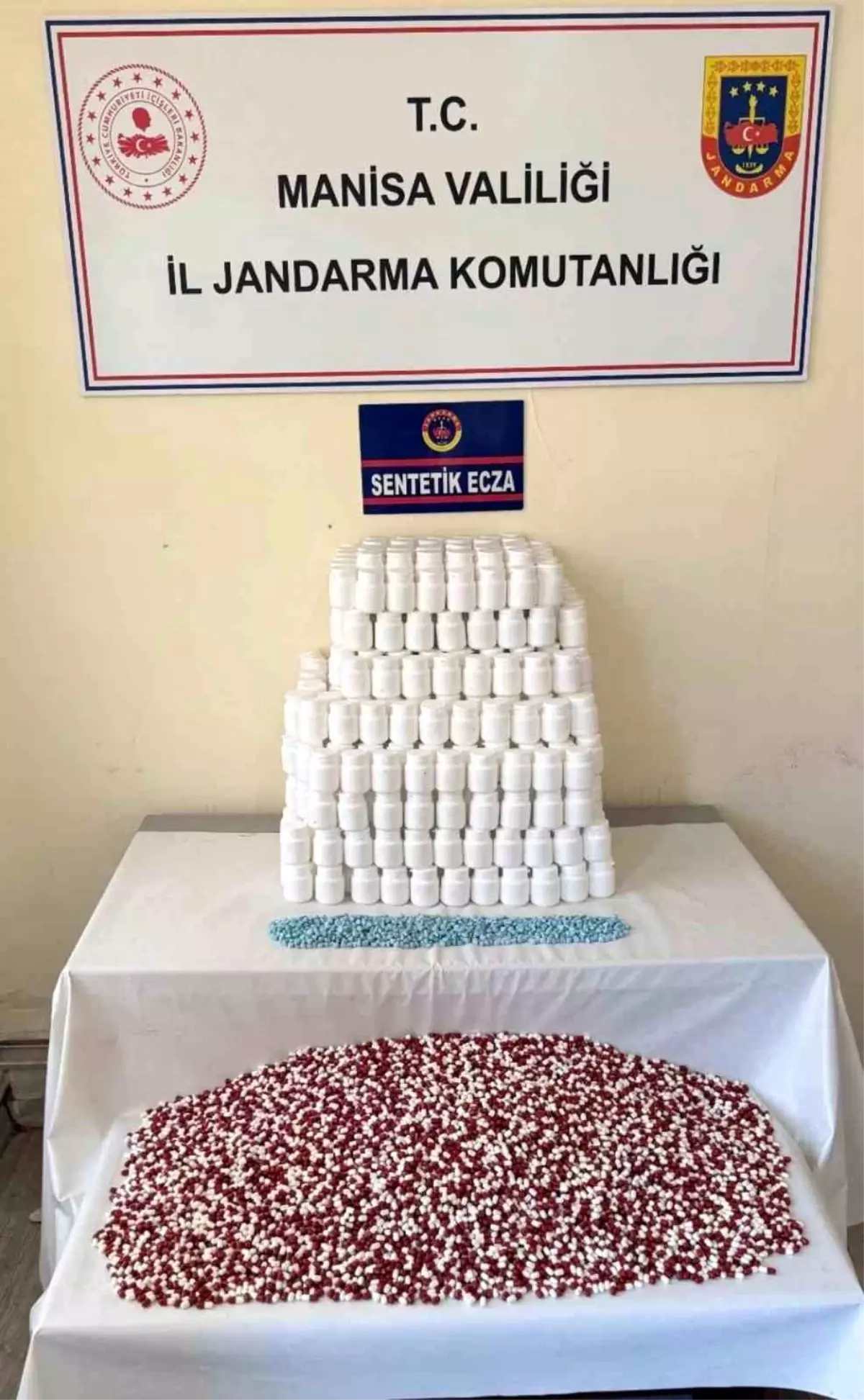 Manisa'da Sentetik Uyuşturucu Operasyonu: 62 Bin Hap Ele Geçirildi