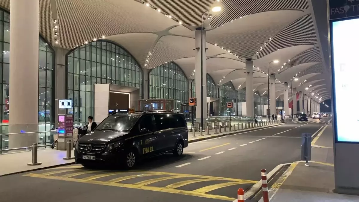 Gazze'ye İnsani Yardım Götüren Gemideki Türk Mürettebat Türkiye'ye Döndü