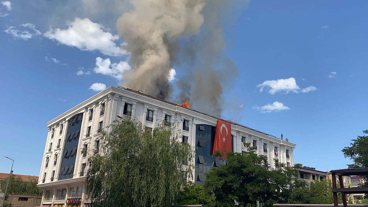 Iğdır'da Kız Öğrenci Yurdunda Yangın Çıktı