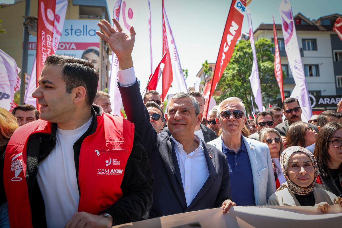 Özgür Özel: Demokrasi, eşit şartlarda mücadele olduğu zaman iyidir