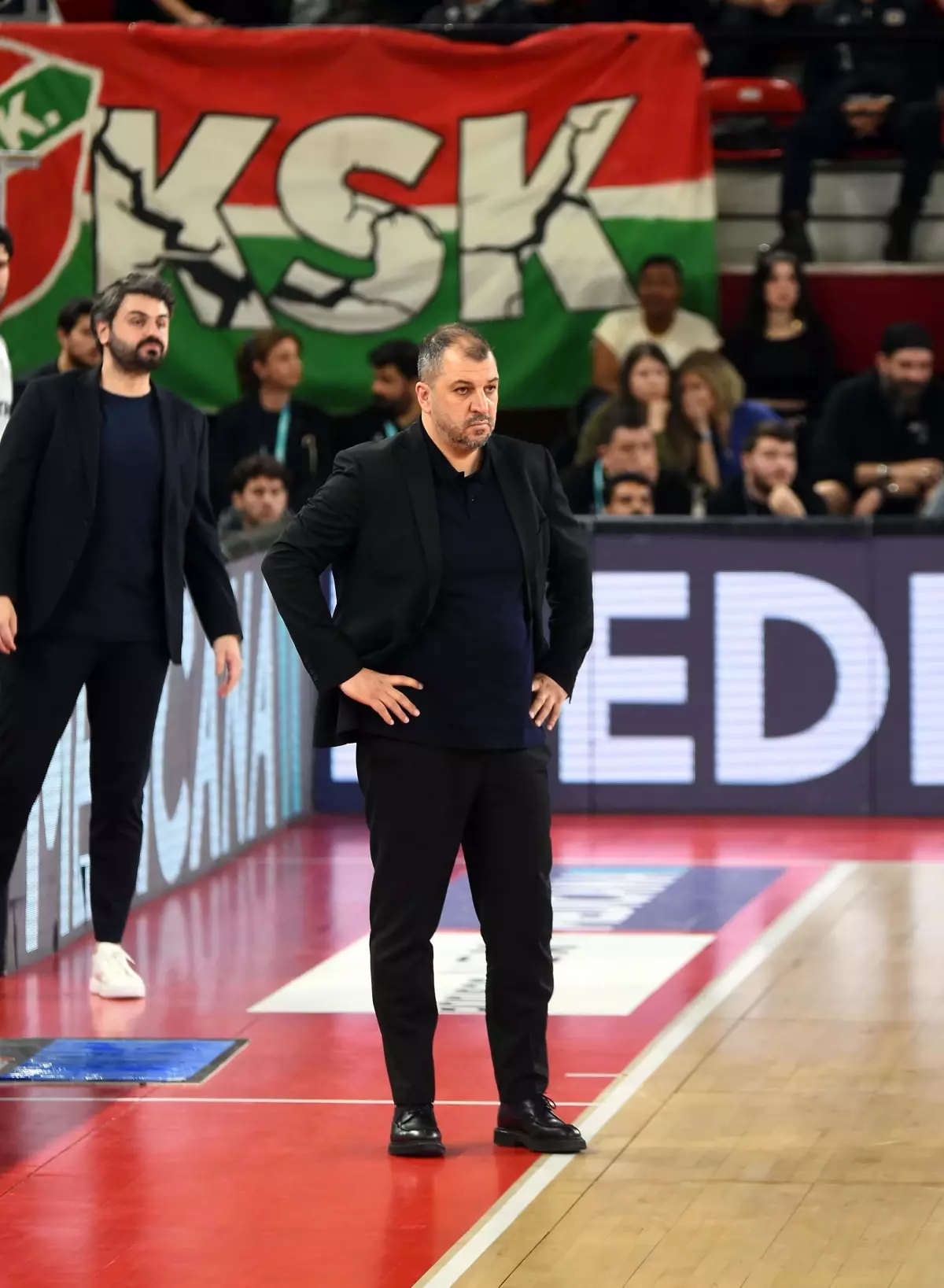 Aliağa Petkimspor'da Antrenör Burak Gören ile Yıl Ayrımı