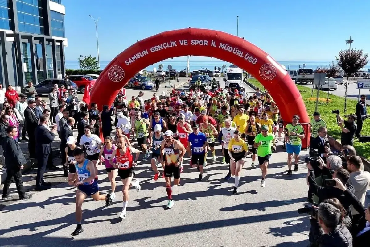 Samsun'da Uluslararası 19 Mayıs Yarı Maratonu Gerçekleştirildi