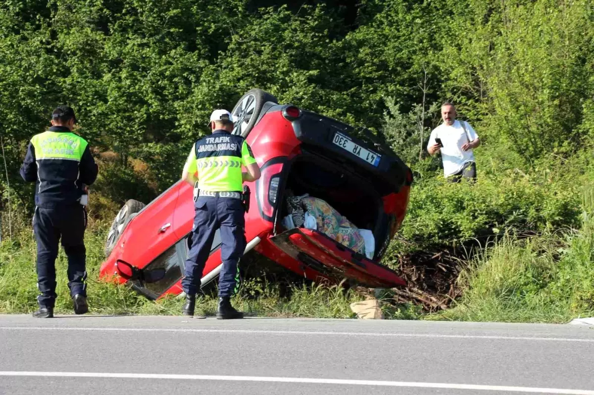 Sakarya'da Kontrolden Çıkan Otomobil Takla Attı: 4 Yaralı