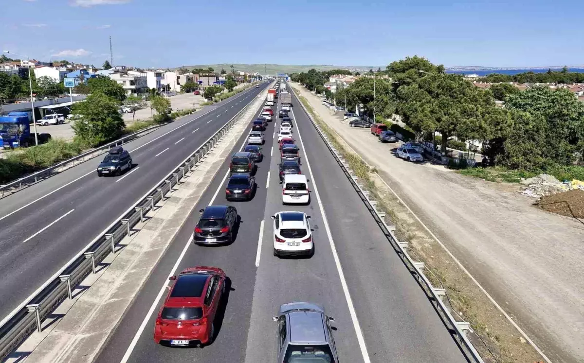 Tatilde Dönüş Yoğunluğu İstanbul Yolunda