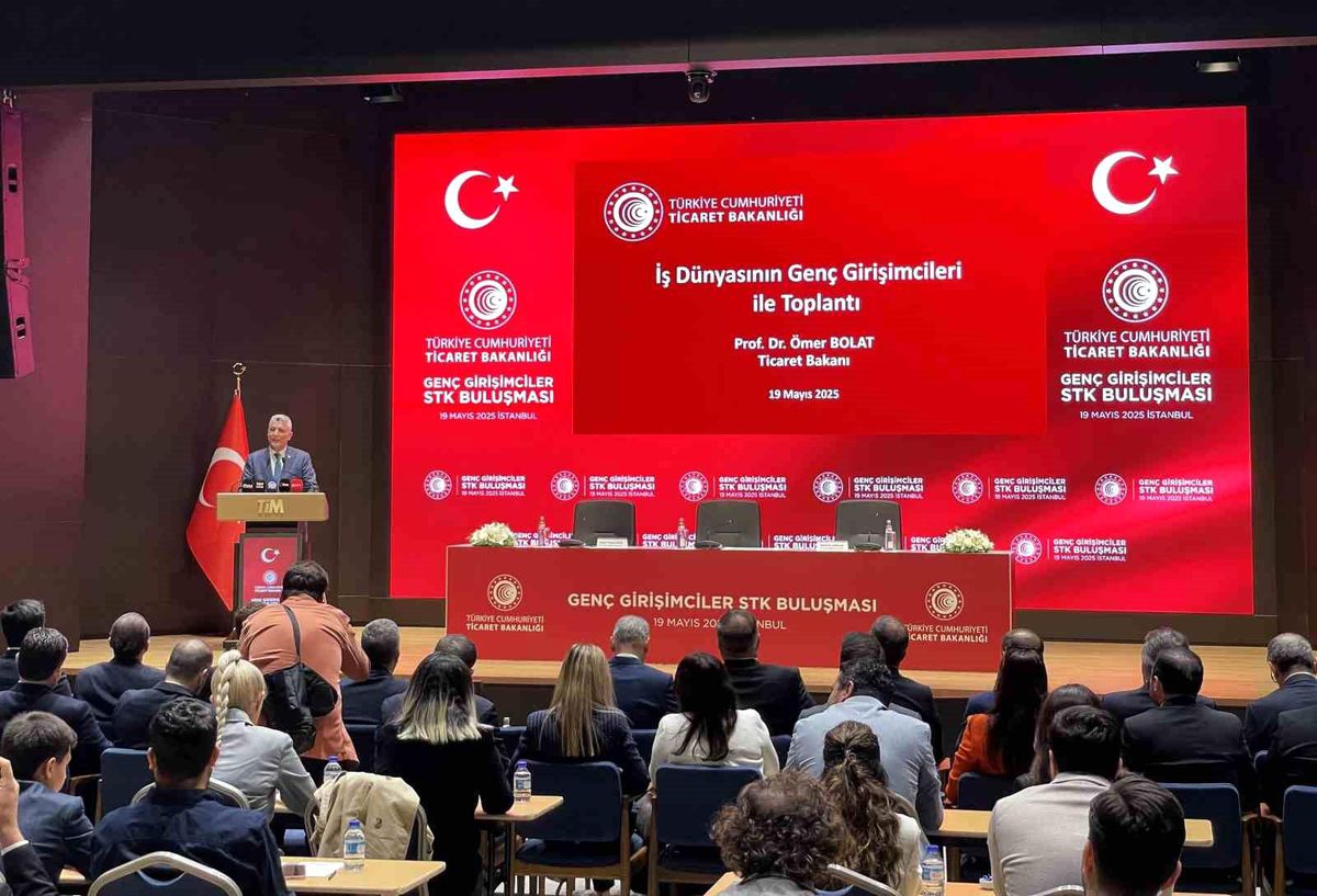 Ticaret Bakanı Bolat, Türkiye'nin Ekonomik Büyümesini Değerlendirdi