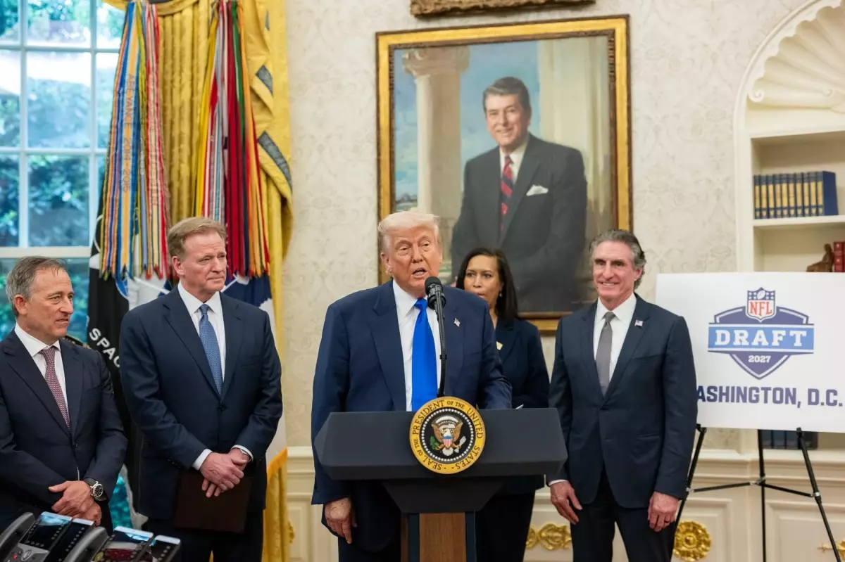 Trump ile Putin Telefon Görüşmesi Başladı