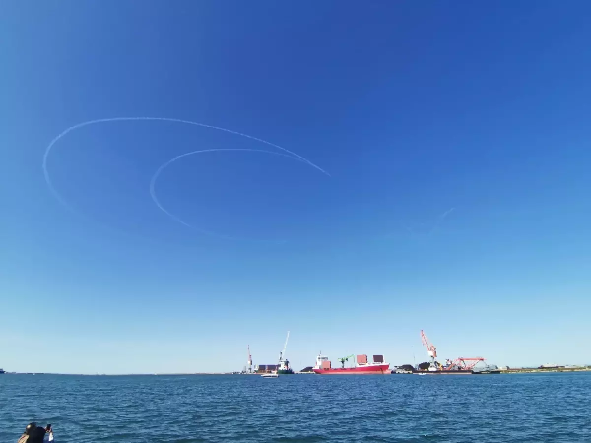 Türk Yıldızları, Samsun'da 19 Mayıs İçin Gökyüzünde Gösteri Uçuşu Yaptı