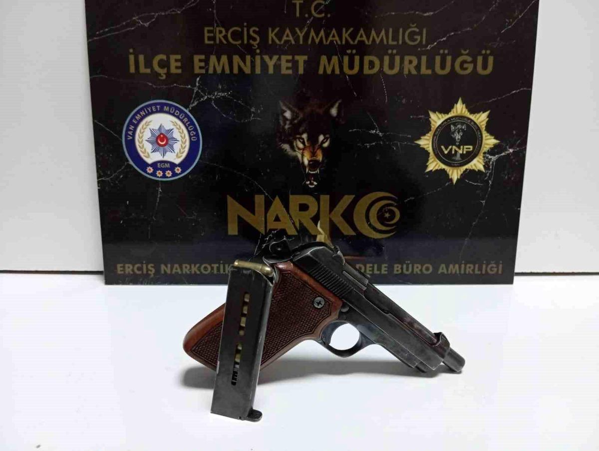 Van'da Gümrük Kaçağı Malzemeler Ele Geçirildi