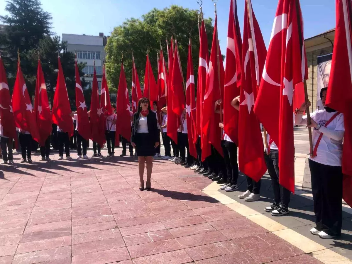 Eskişehir'de Atatürk'ü Anma, Gençlik ve Spor Bayramı Töreni