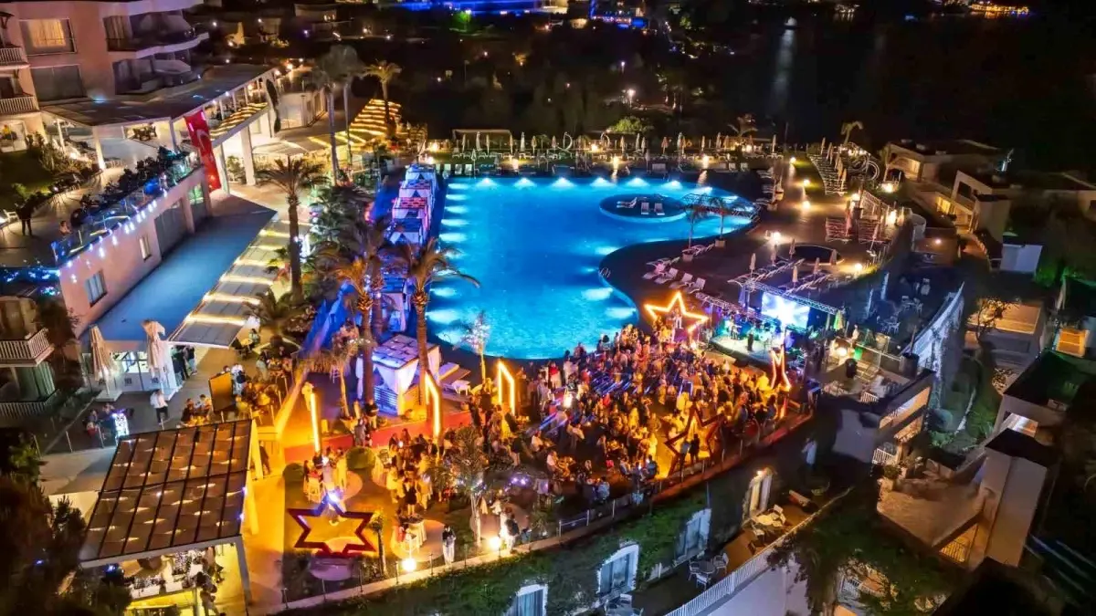 Bodrum'da Turizm Sezonu 'Yaza Merhaba Partisi' ile Açıldı
