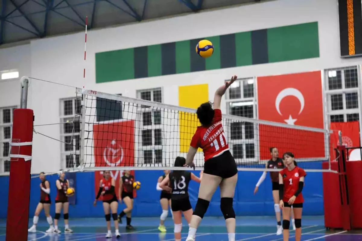 Voleybol Kızlar Türkiye Şampiyonası Denizli'de Yapıldı