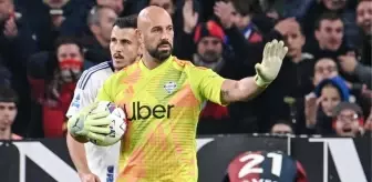 42 yaşındaki Pepe Reina futbolu bırakıp yeni maceraya yelken açıyor