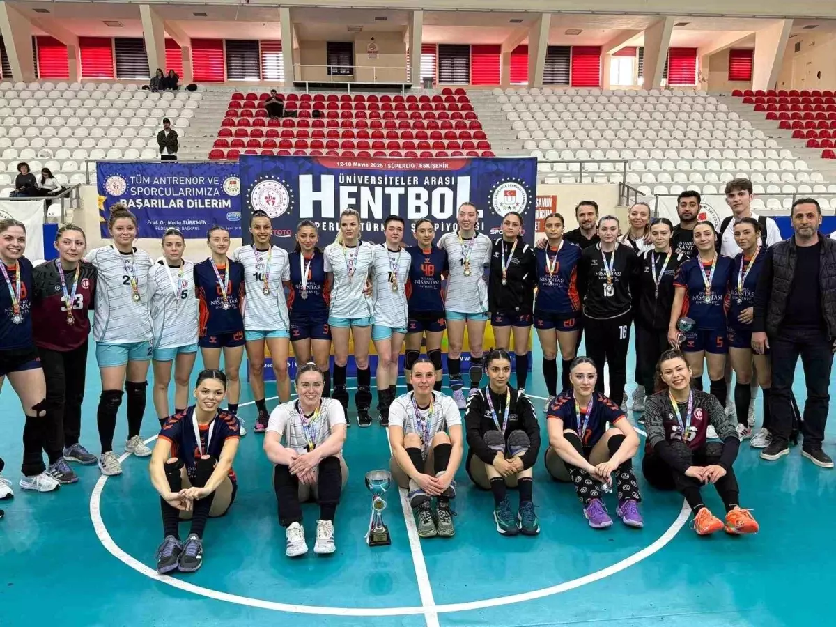 Anadolu Üniversitesi Kadın Hentbol Takımı Dördüncü Kez Şampiyon