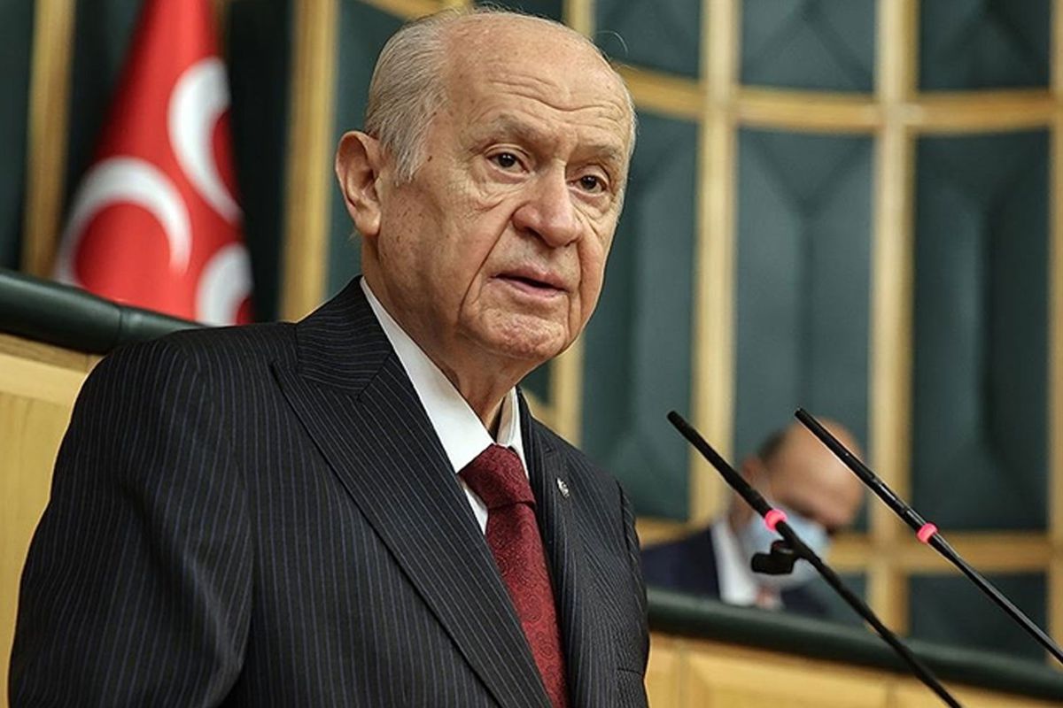 Devlet Bahçeli'den Galatasaray'a tebrik