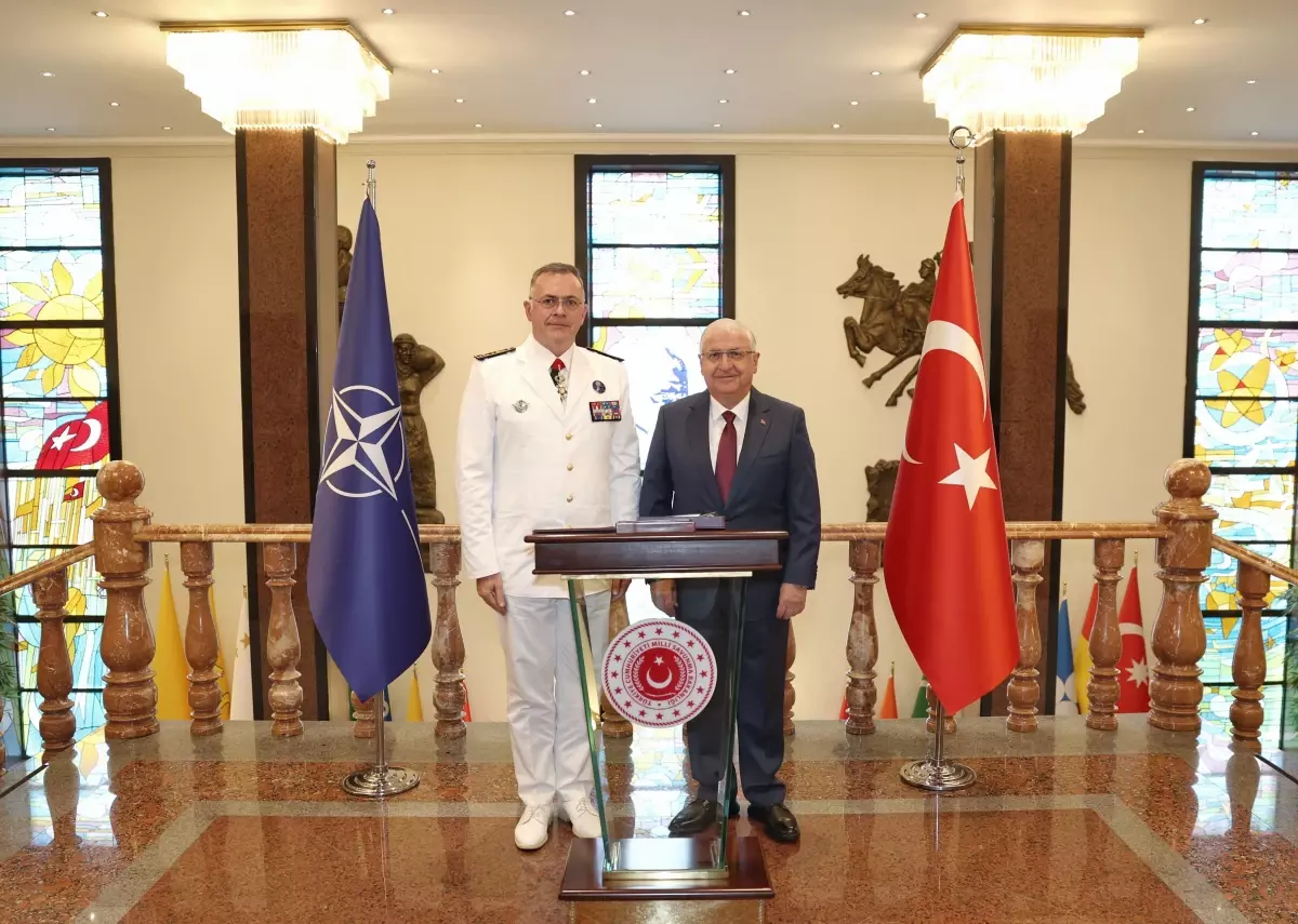 Bakan Yaşar Güler, NATO Komutanı Oramiral Vandier'i Kabul Etti