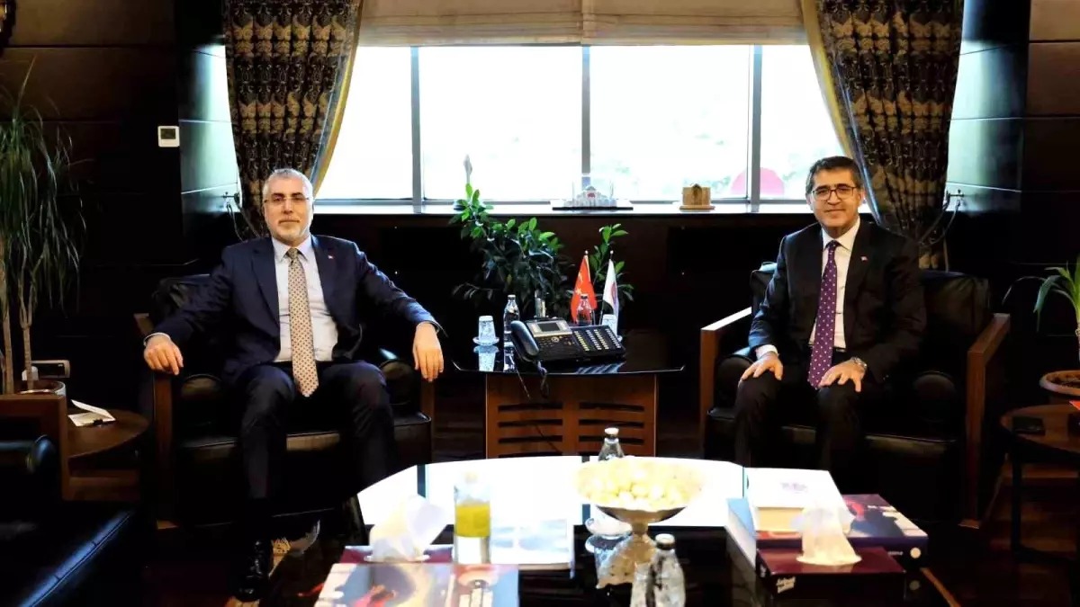 Bakan Işıkhan, İbrahim Şenel ile Görüştü