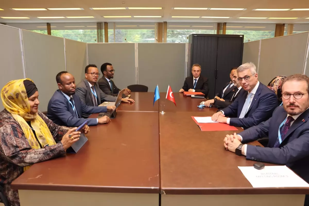 SAĞLIK Bakanı Memişoğlu, Somali Sağlık Bakanı ile Görüştü