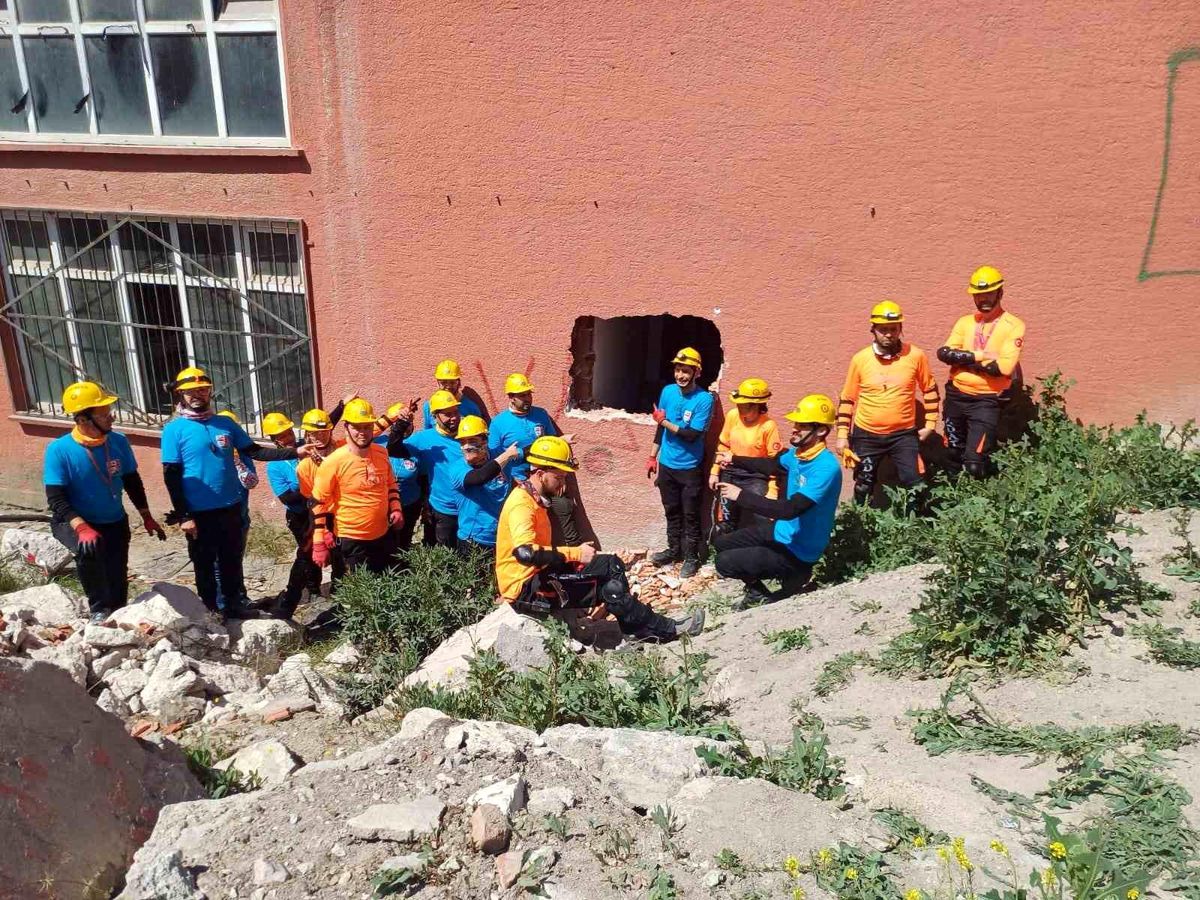 Balıkesir'de Afet Müdahale Planı Tatbikatı Gerçekleştirildi