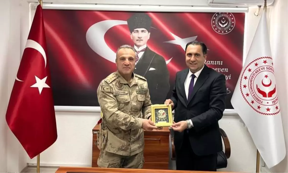 Jandarma Eğitim Alay Komutanı'ndan Aile ve Sosyal Hizmetler Müdürlüğü'ne Ziyaret
