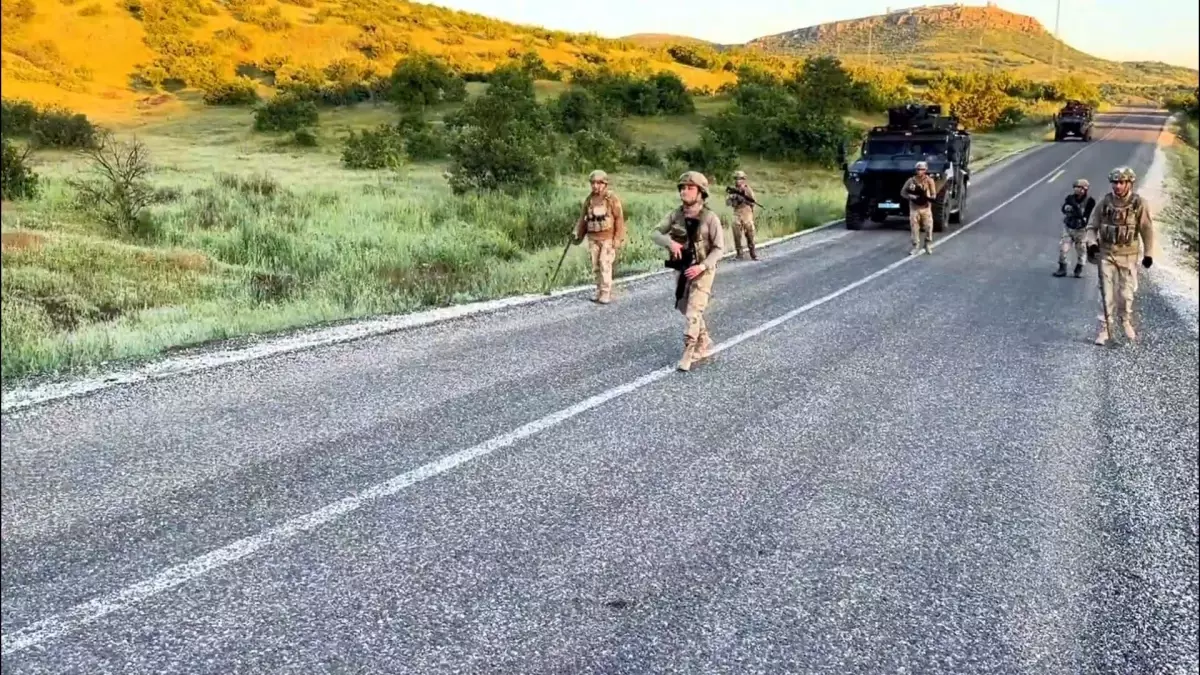 Diyarbakır'da Eş Zamanlı Narkotik Operasyonu: 8 Şüpheli Yakalandı