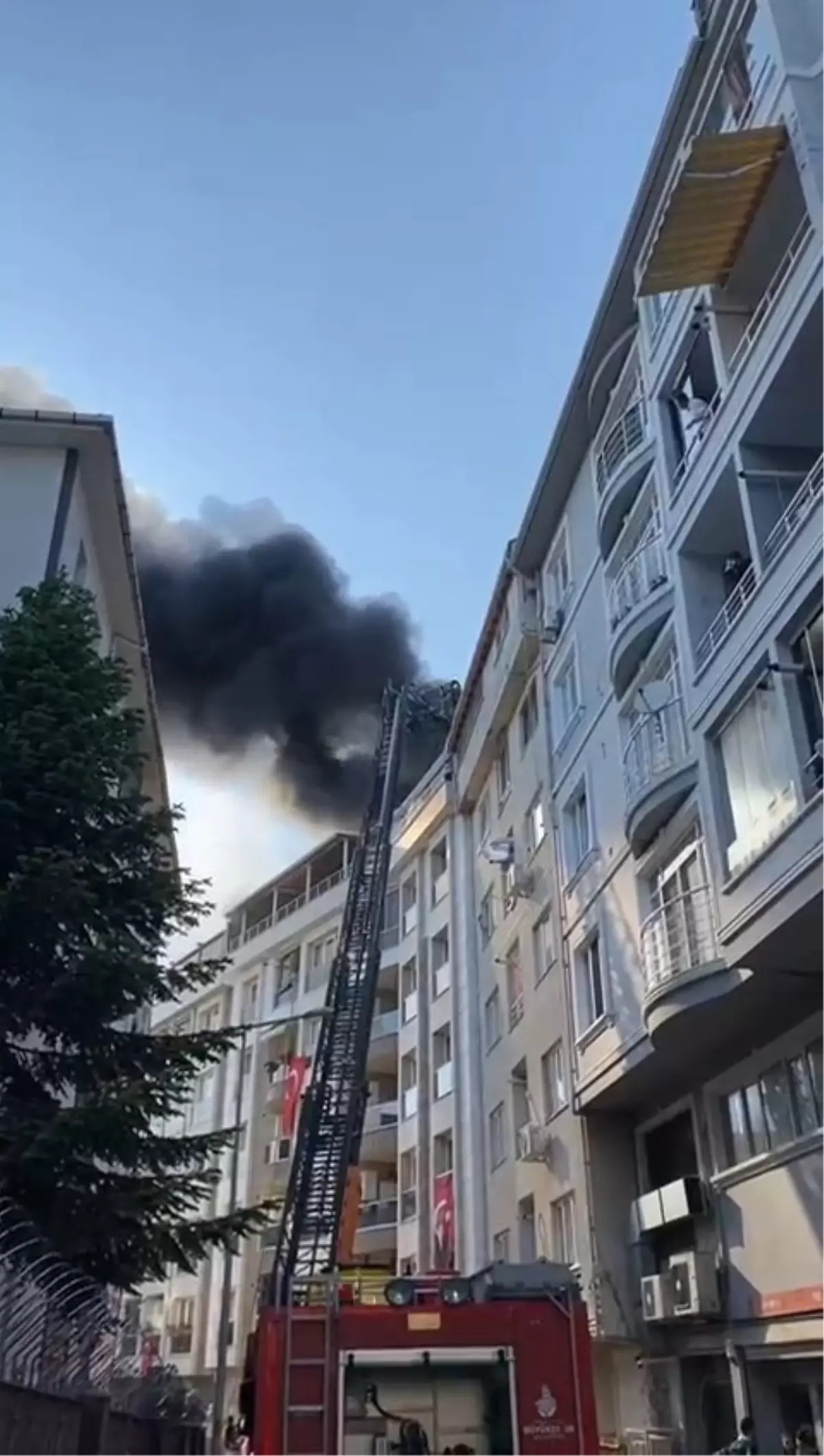 Eyüpsultan'da 7 katlı binada yangın -1