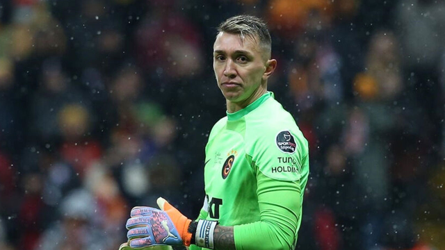 Galatasaray'ın Efsanesi Muslera, 19 Kupayla Tarihe Geçti