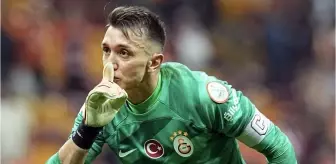 Galatasaray'ın Efsanesi Muslera, 19 kupayla tarihe geçti
