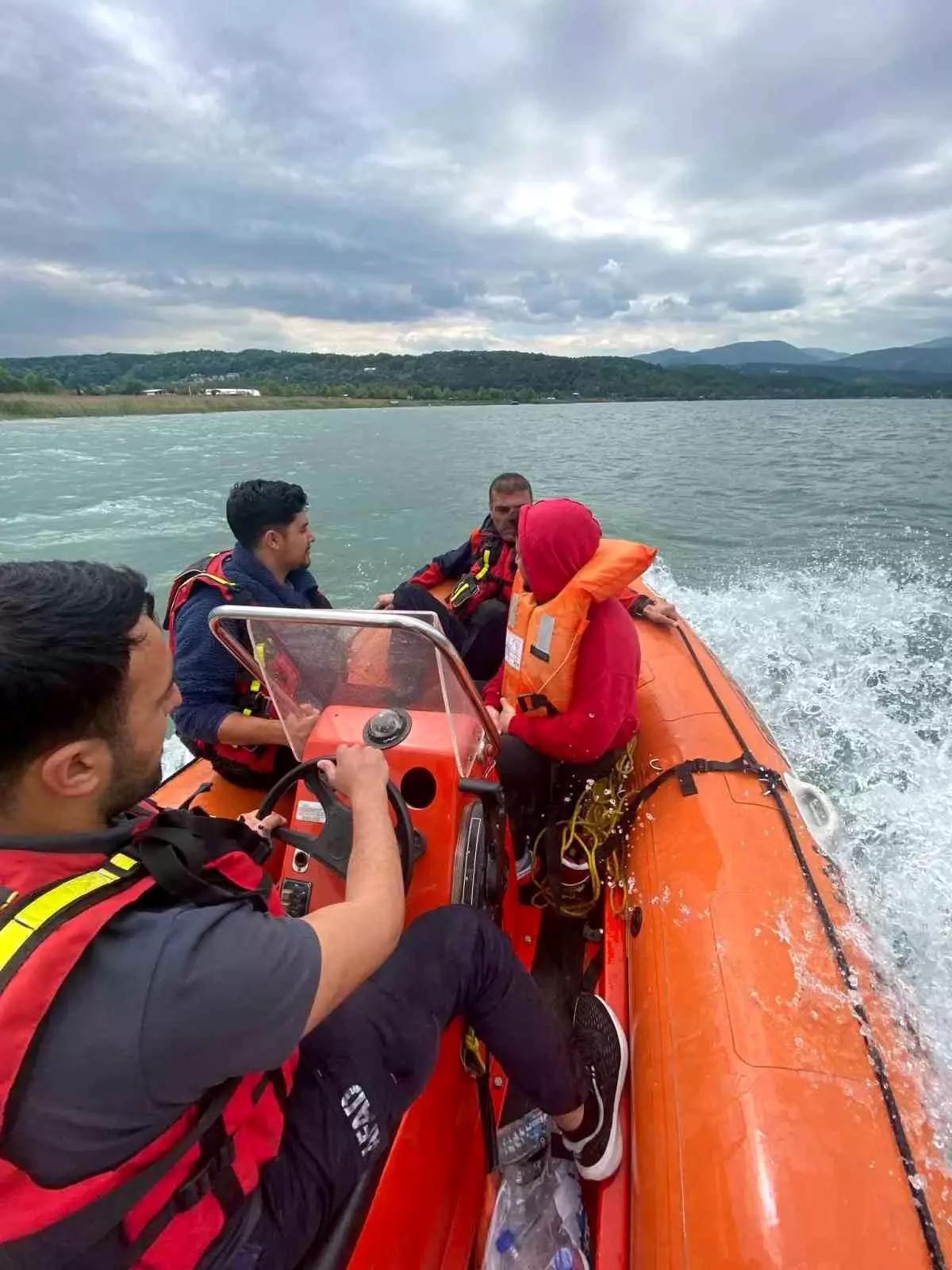 Sakarya'da Mahsur Kalan İki Kişi AFAD Ekiplerince Kurtarıldı