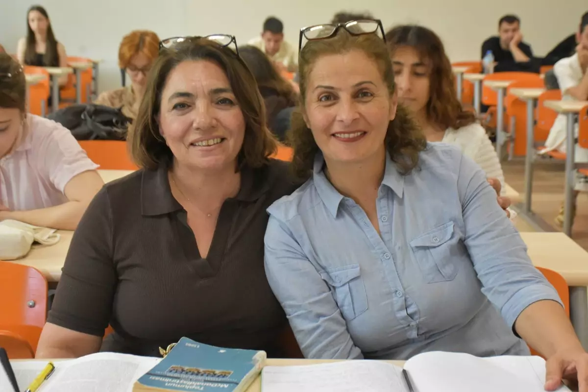 İkinci Baharında Üniversiteye Giden İki Arkadaşın Hayal Projesi