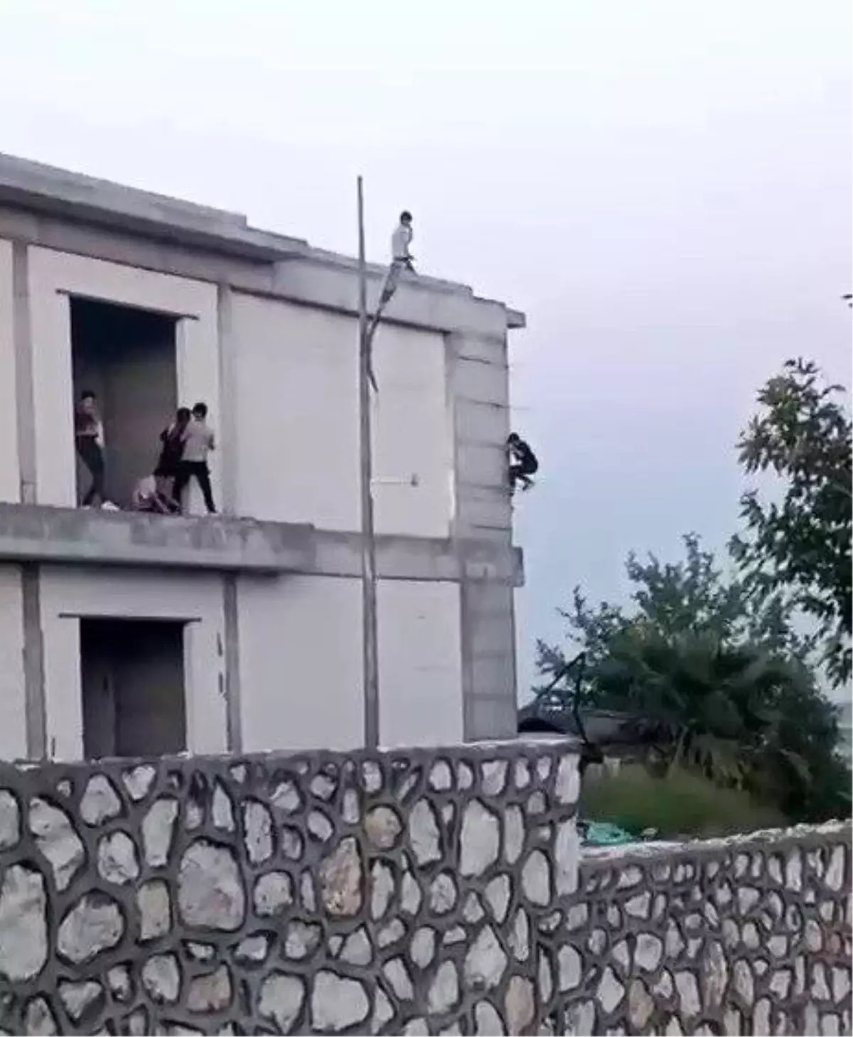Adıyaman'da İnşaatta Oynayan Çocuklar Tehlike Saçtı