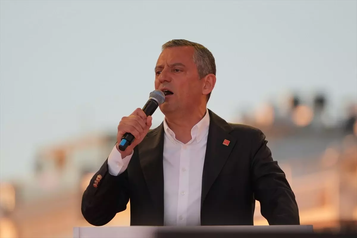 İzmir mitingine kaç kişi katıldı?
