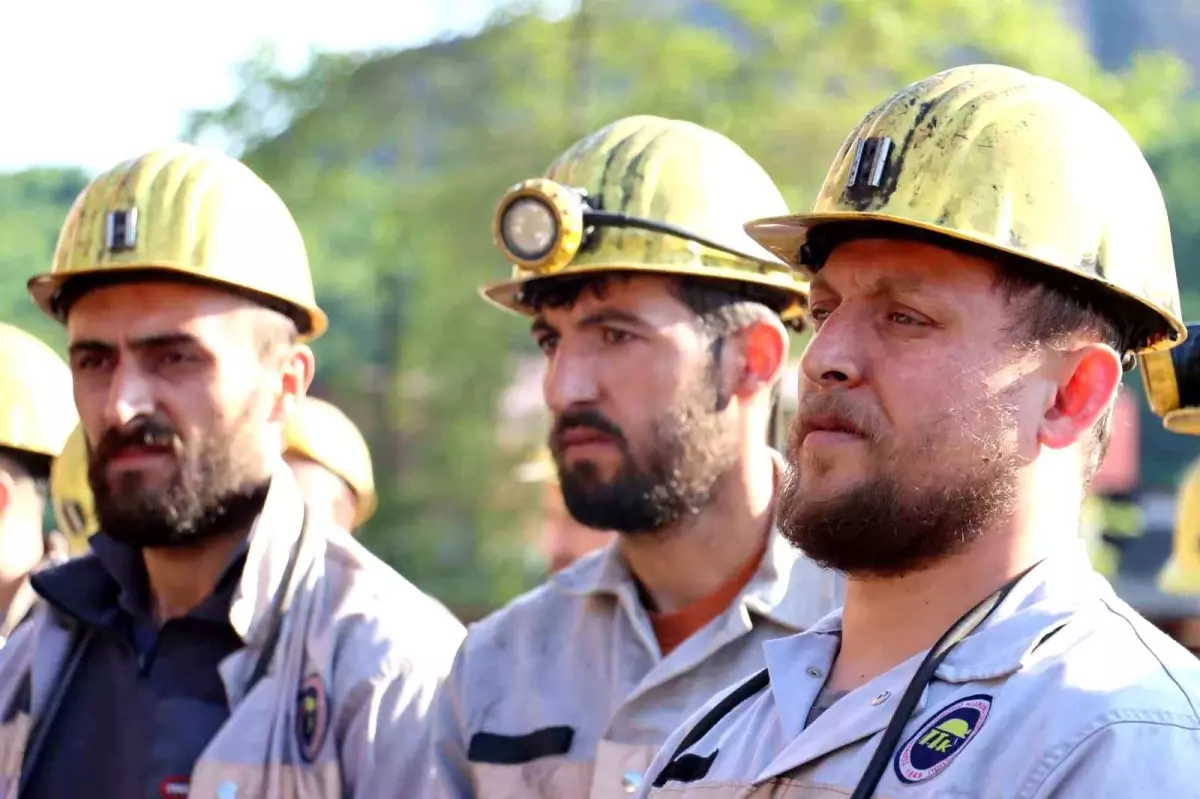Karadon'da hayatını kaybeden 30 madenci 15. yıldönümünde dualarla anıldı