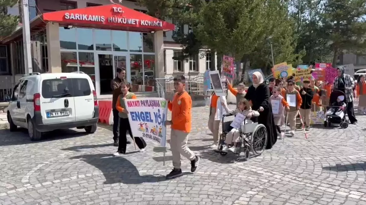 Sarıkamış'ta Engellilere Destek Yürüyüşü Düzenlendi