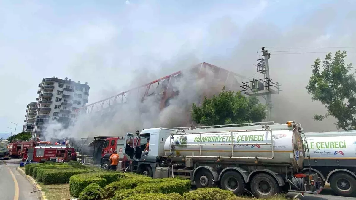 Mersin'deki Elektronik Fabrikasında Yangın